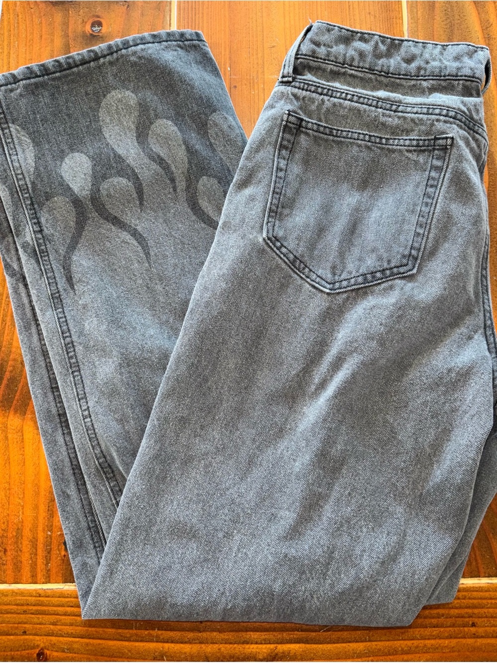 Hot Topic Gray Flame Graphic Jeans